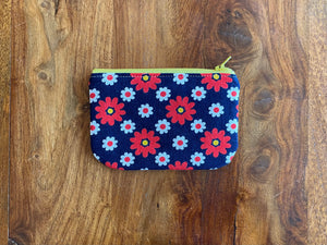 Rounded Corner Zipper Pouch Strawberries